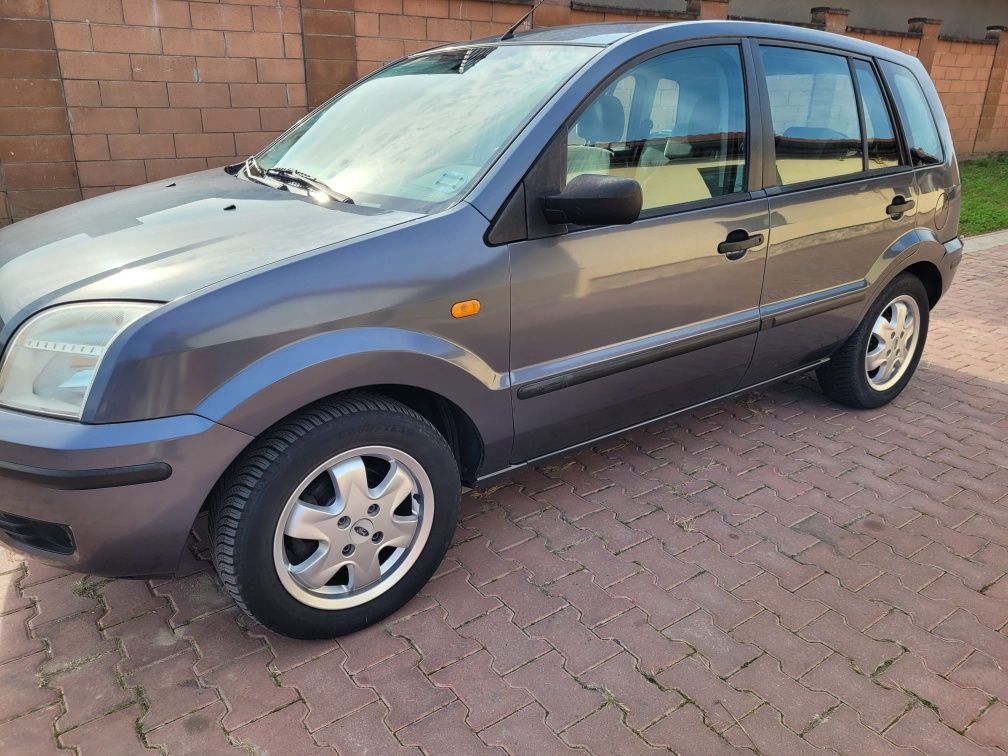 Ford Fusion 2004