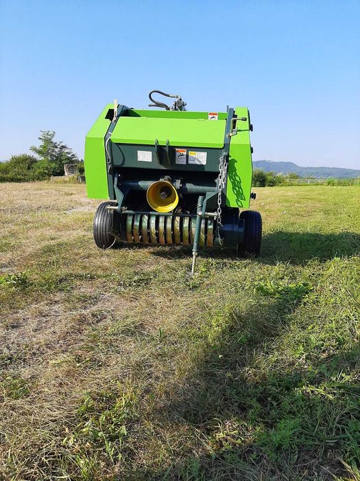 Masina pentru presat fanul