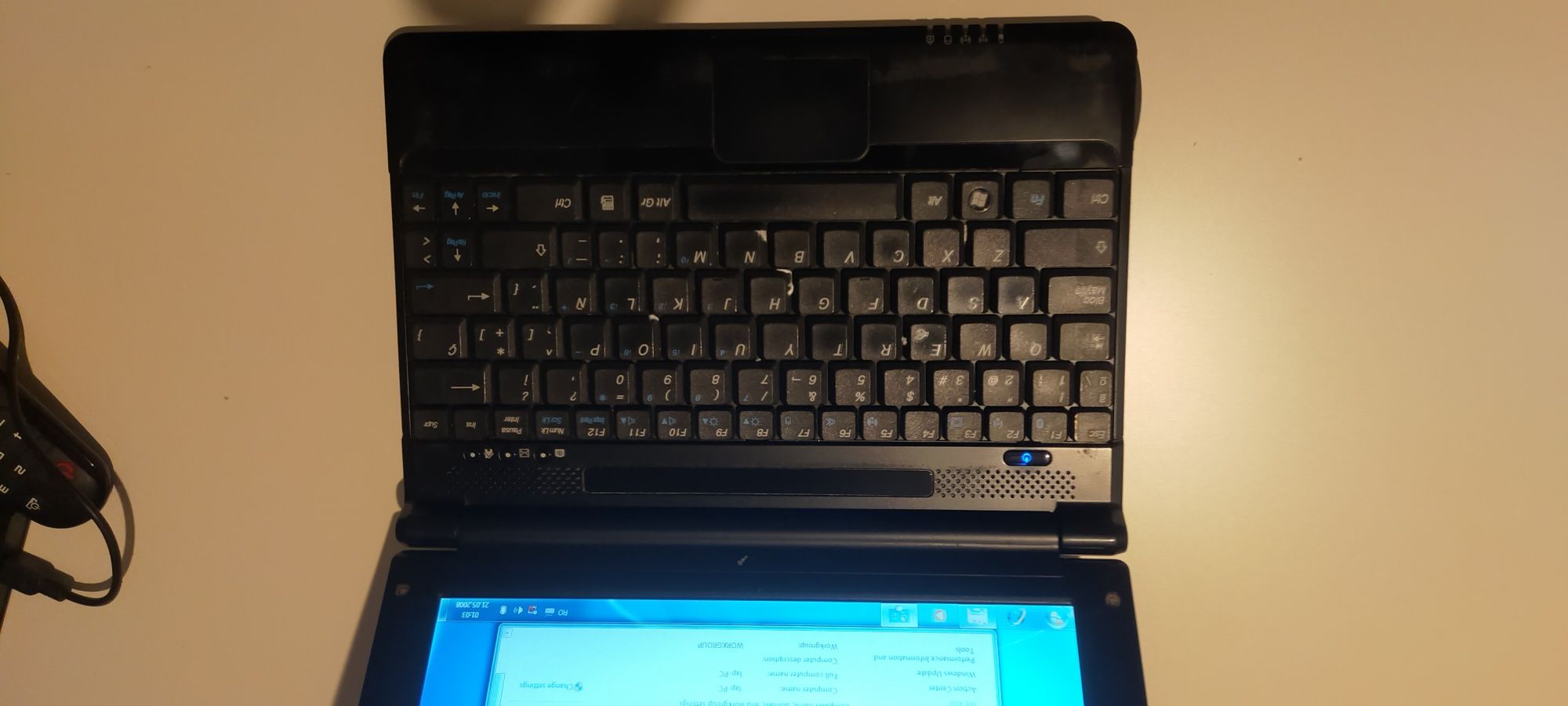 Mini laptop cu gsm