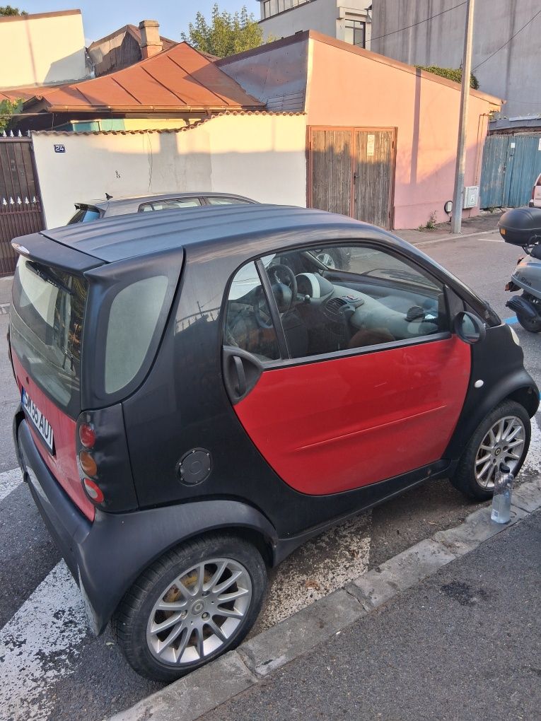 Vând mașină smart