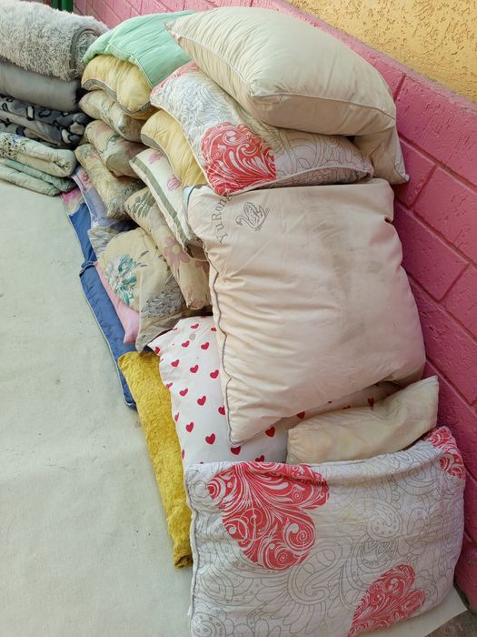 Продаётся ( одеял - подушка ) .