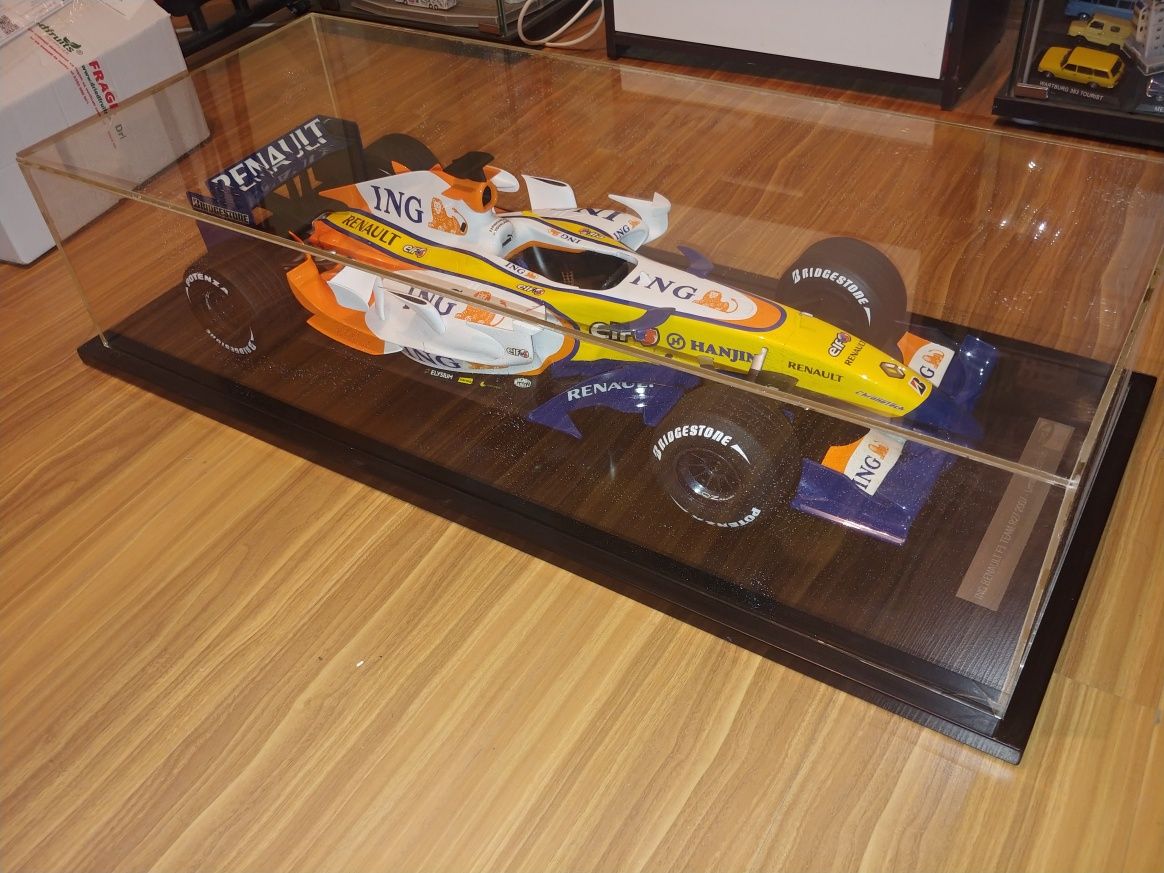 OCAZIE UNICA Macheta F1 R27 1:6 Renault Sport