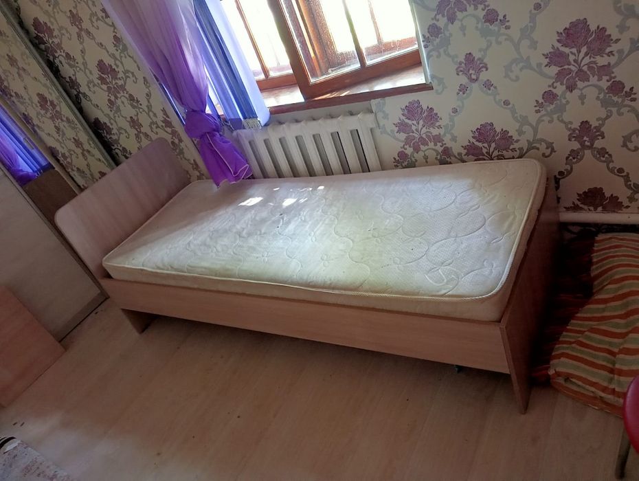 Продам кровати для