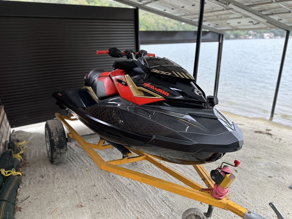 Sea doo Rxp X Rs 300 aproximativ 60-70 de ore