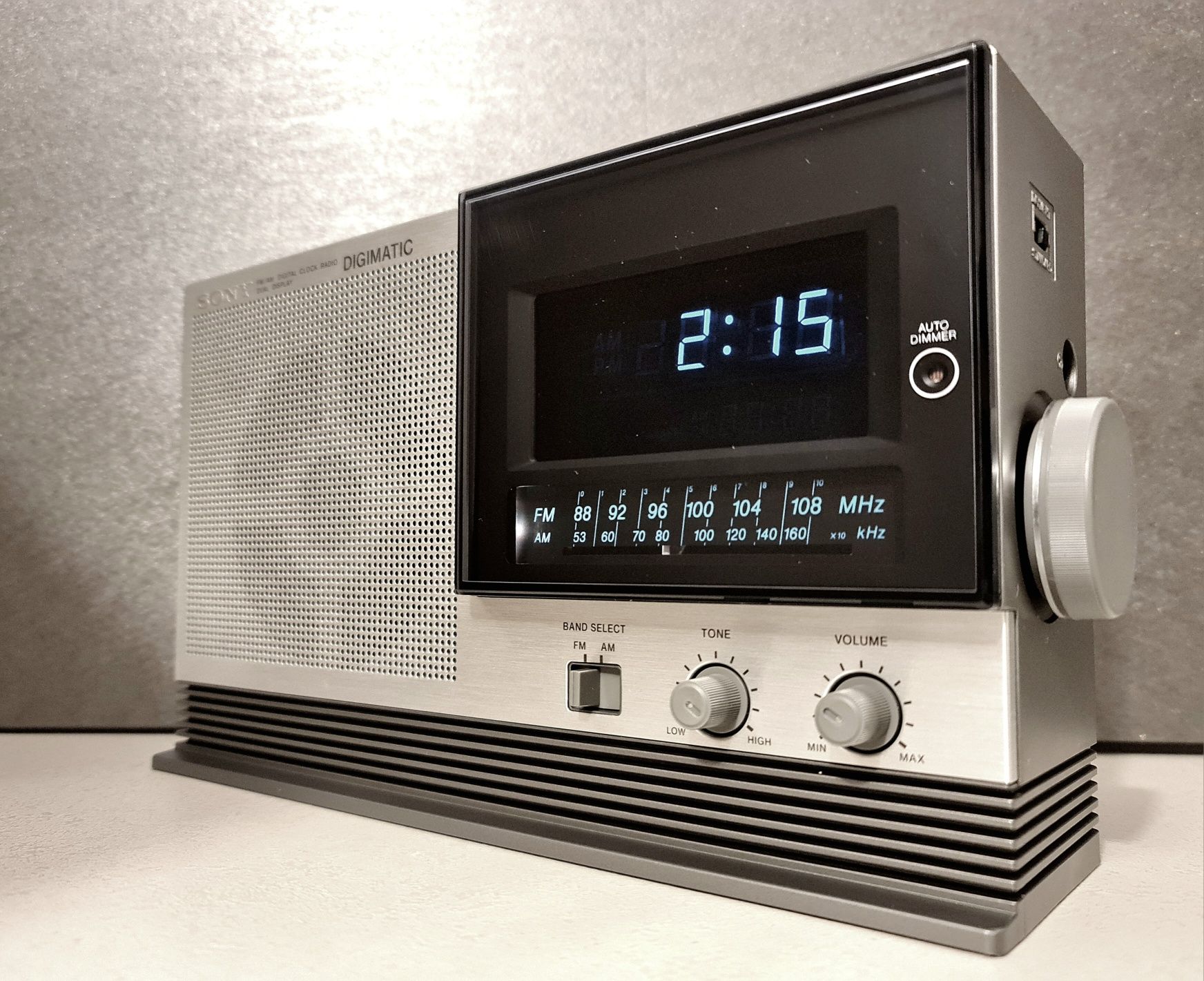 Sony icf c 22 w .