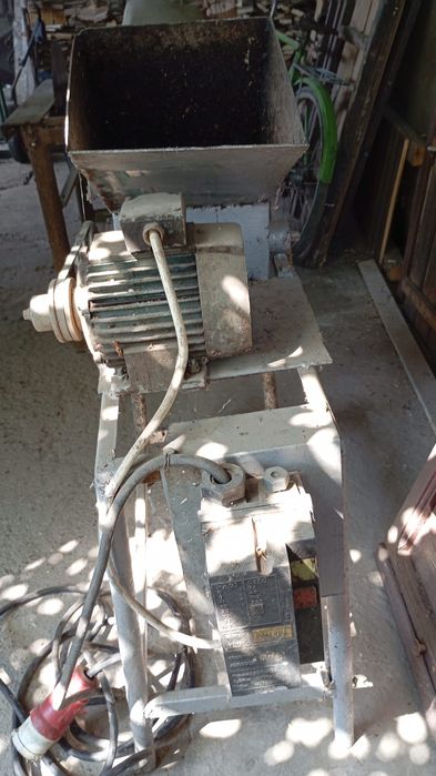 Tocător de fructe electric