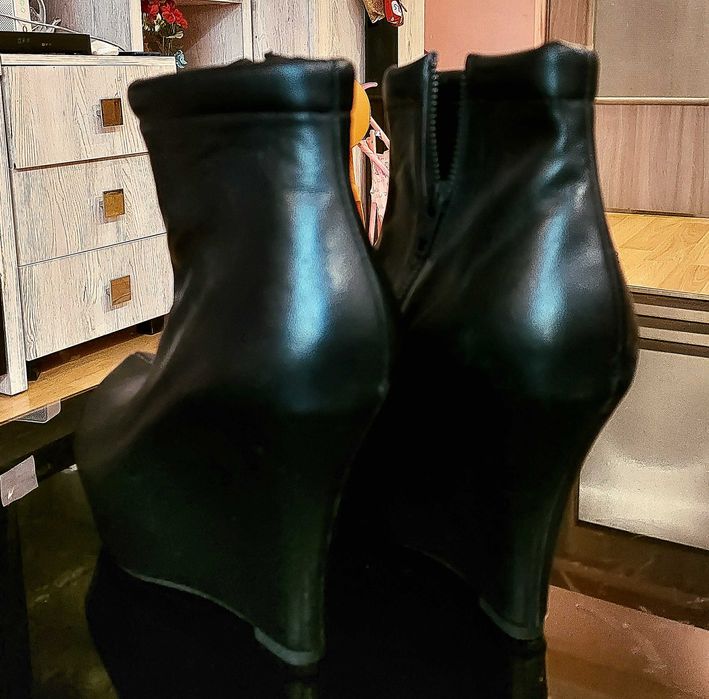 Ghete designer din piele naturală. Mărimea 39