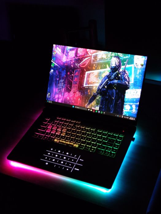 Laptop Gaming Asus ROG Strix G16 i7-14650HX, RTX 5050, 32 GB RAM, 512