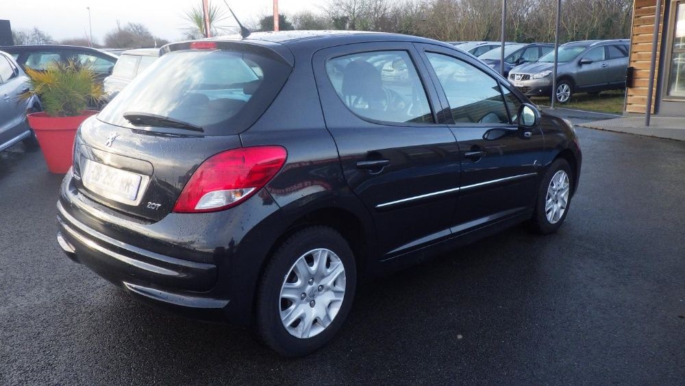 Dezmembrez Peugeot 207 1,4 hdi 2008