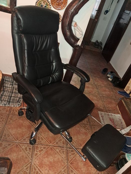 Vând scaun birou din piele cu masaj