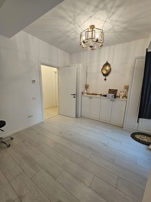 Inchiriez casa construita in 2024 + curte