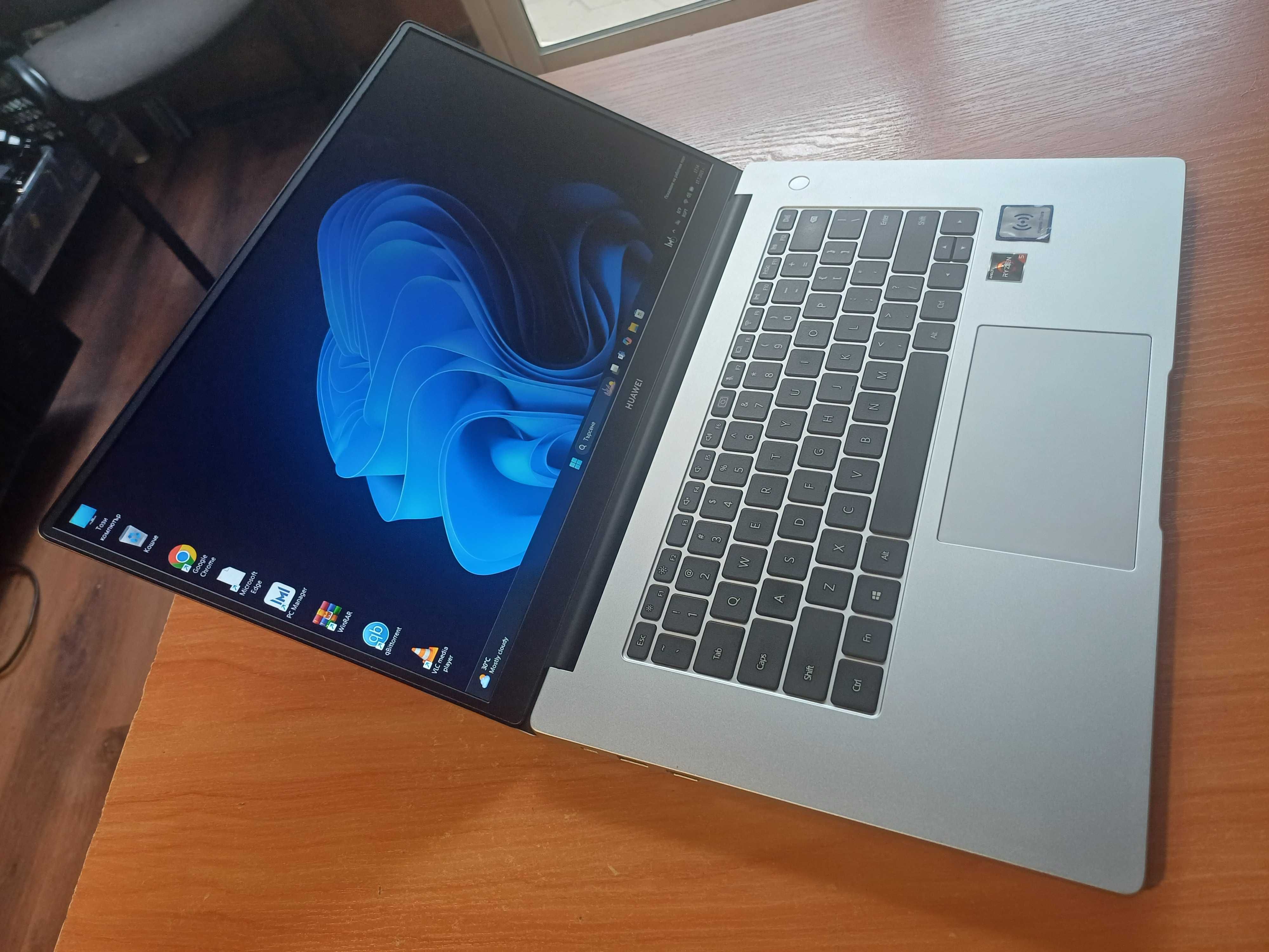 Huawei Matebook 15 Ryzen 5/ 256GB SSD/8GB Като нов с батерия до 8 часа