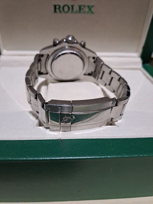 Мужские наручные часы.