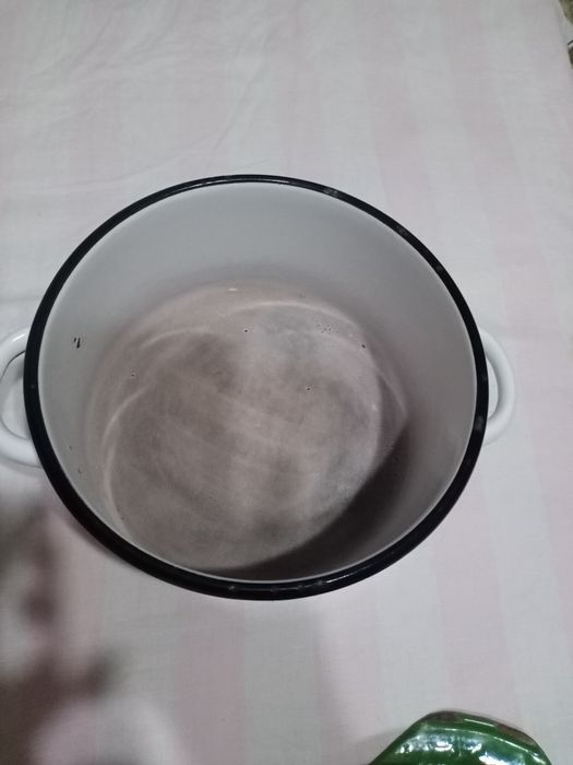 Кастрюли  эмалированные, казанчик чугунный советские