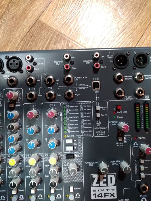Mixer Allen & Heath zed 14 fx