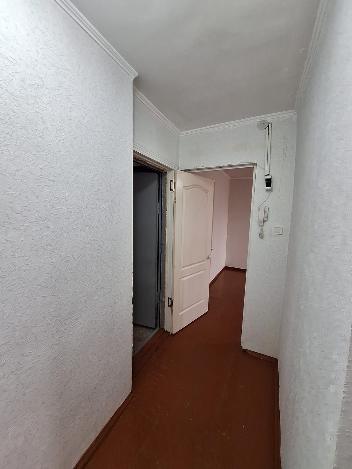 Продам 1а ком 8 микрорайон