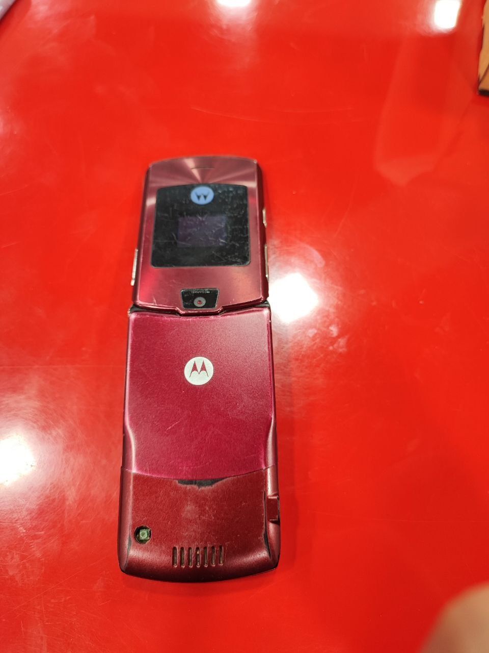 Motorola raza v3i 2005-yildagi matarola rezr