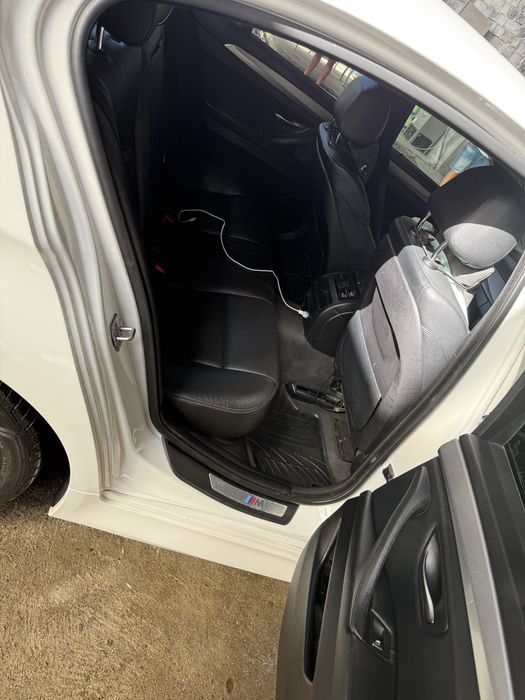 Vnad bmw f10 2015 2.0d 190 cai maina merge foarte bine fac schib