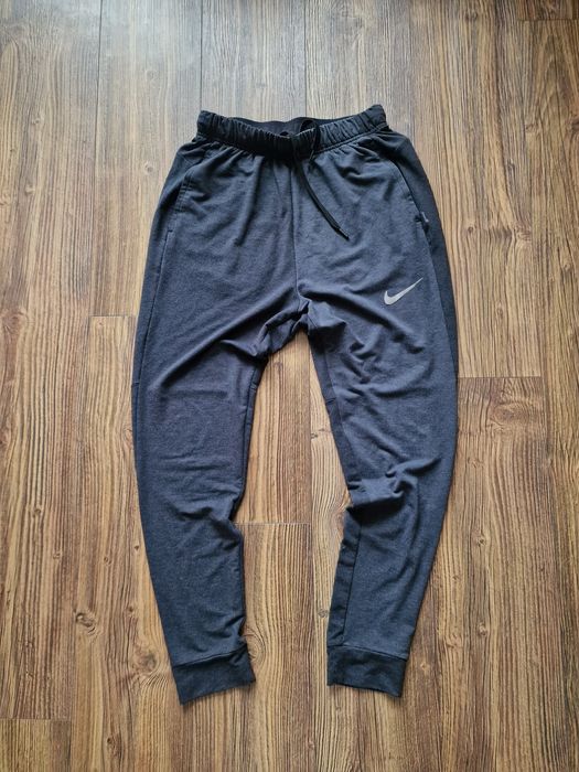 Страхотно мъжко спортно долнище NIKE  размер S