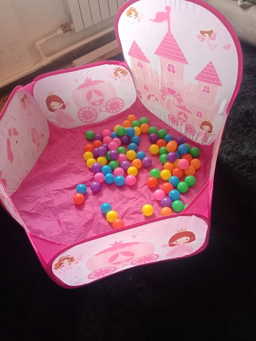 Продам детский манеж с шариками