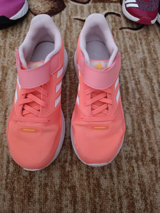 Маратонки за момиче