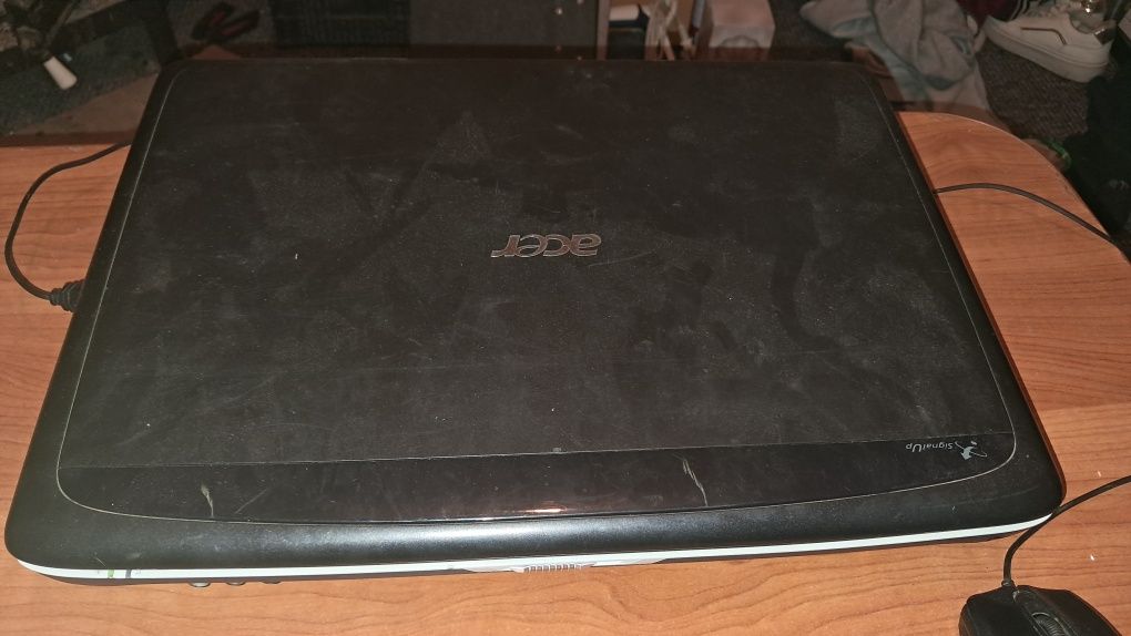 Vând laptop ân stare perfectă nu ofer transport tecuci