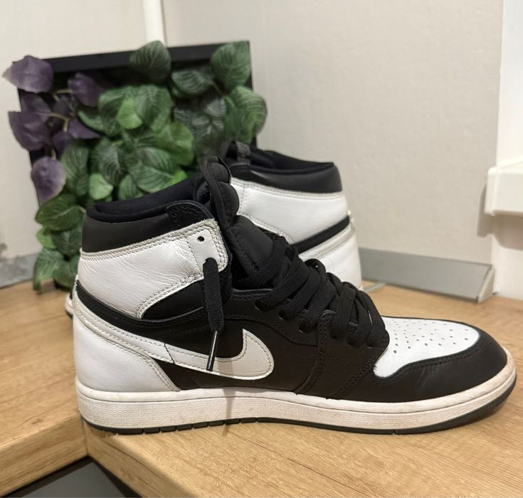 Air Jordan 1 High Reverse Panda