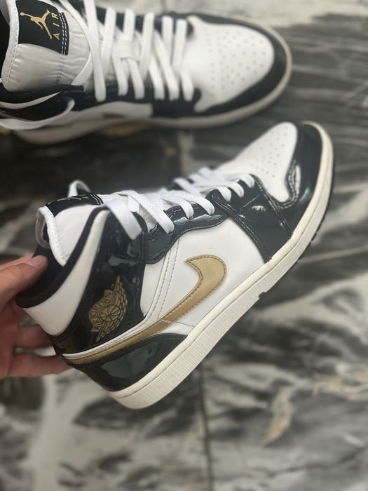 Jordan 1 mid se 42.5