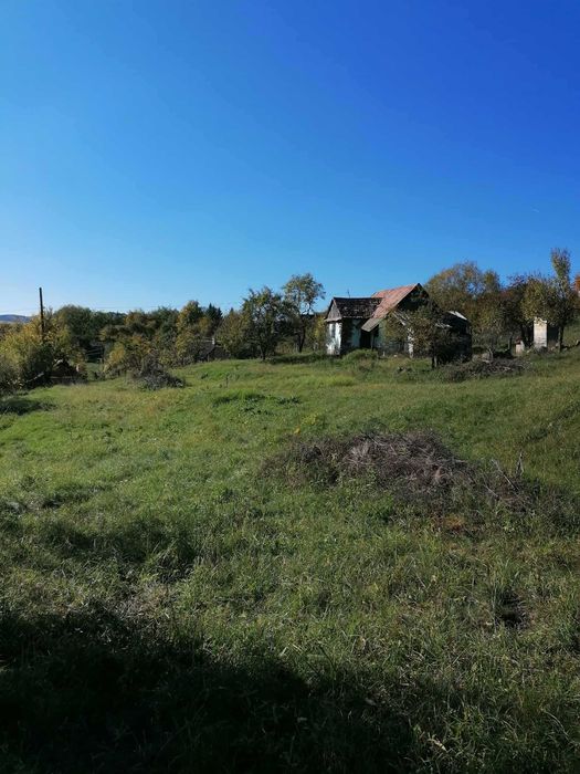 De vanzare teren intravilan 4500 mp,cu casa veche in Sovata