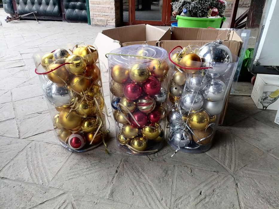 Продаются новогодние игрушки