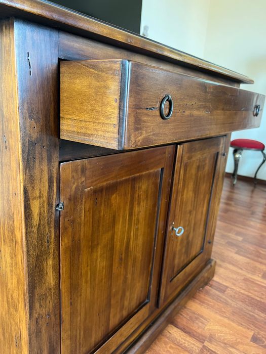 Старинен бюфет от орех Arte povera