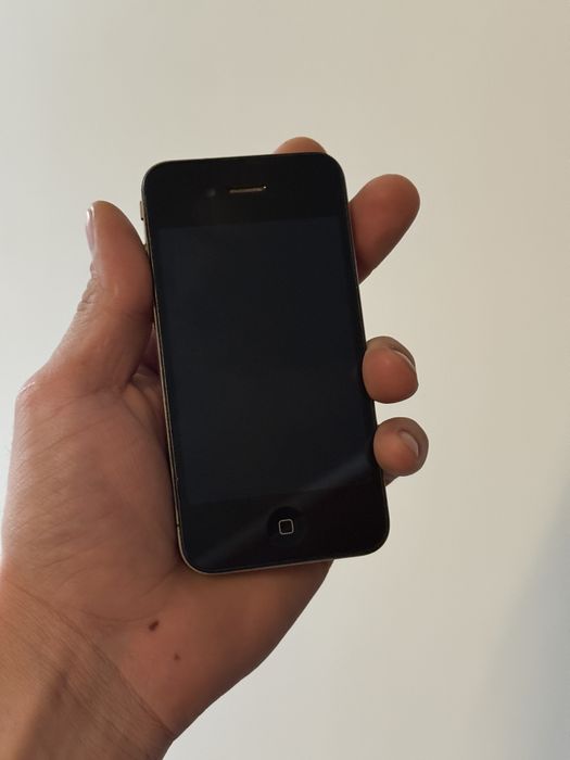 iPhone 4 Black 16Gb