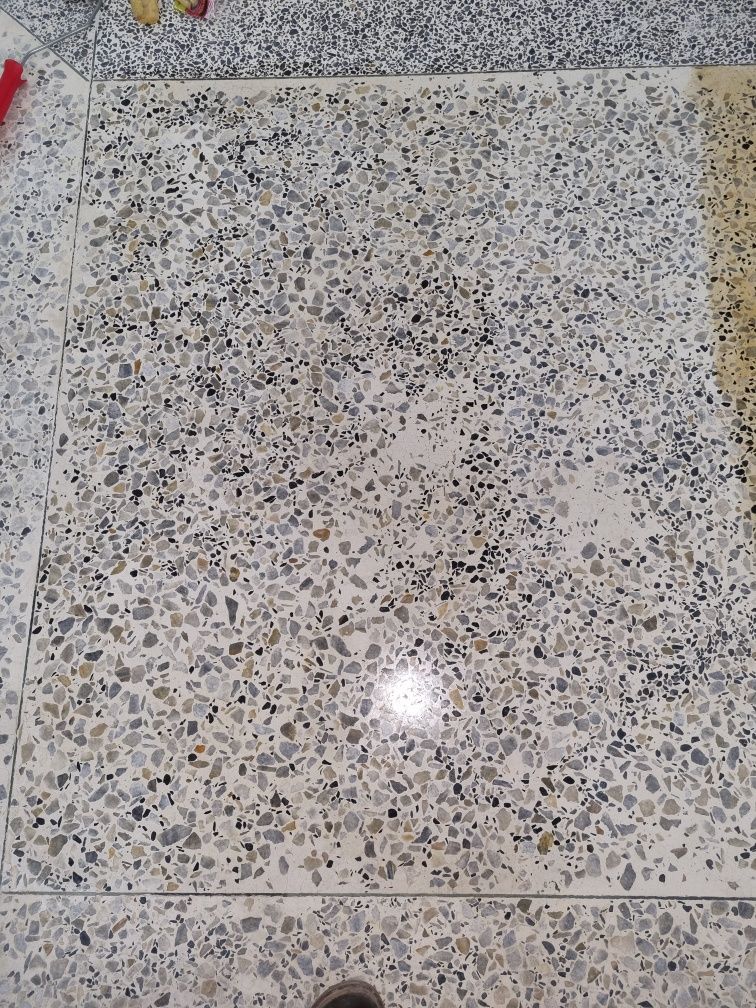 Топинг и промышлини полы из мраморниы крошки и топинг и шлифовка бетон