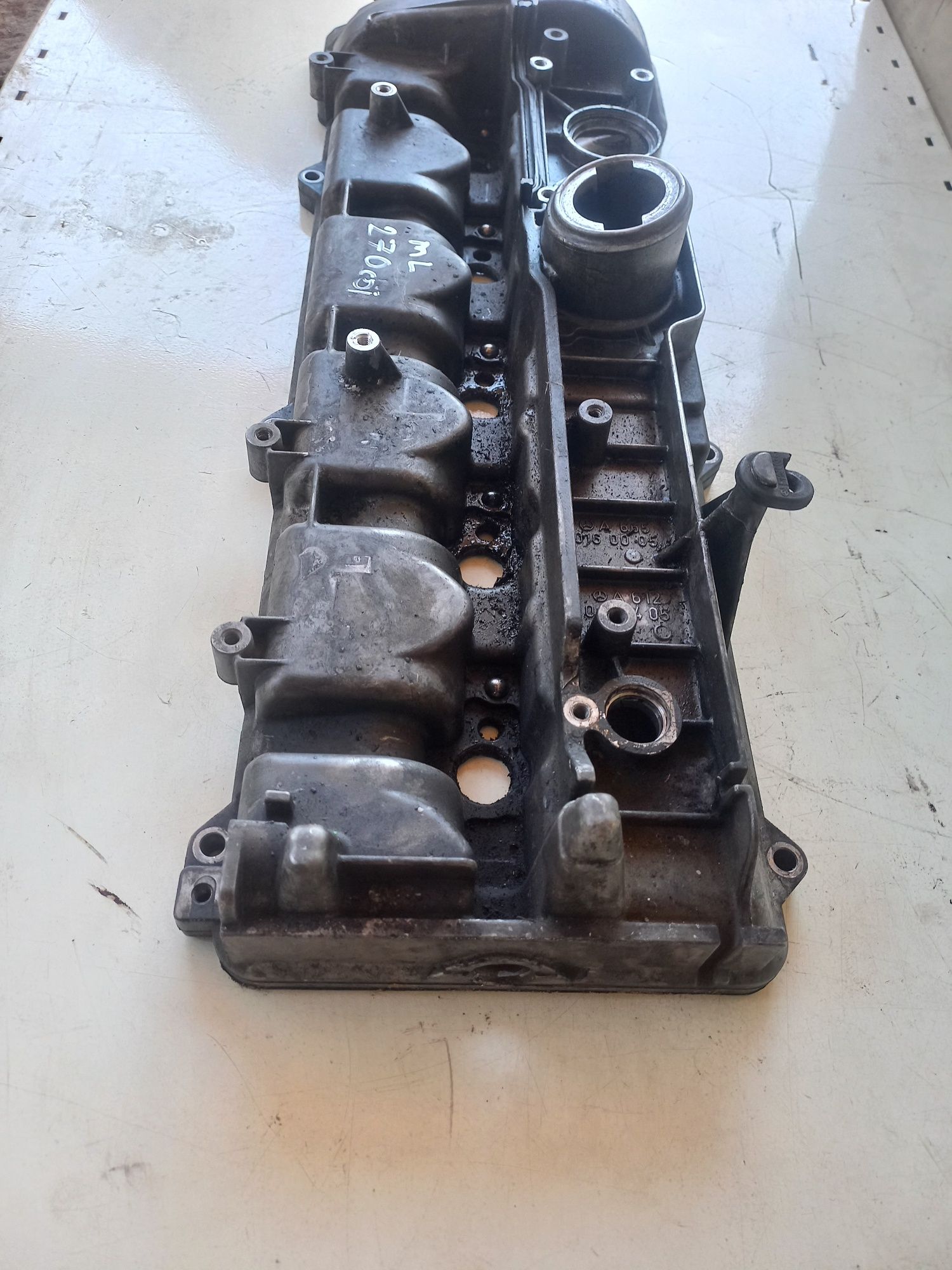 Капак клапани ML270cdi w163