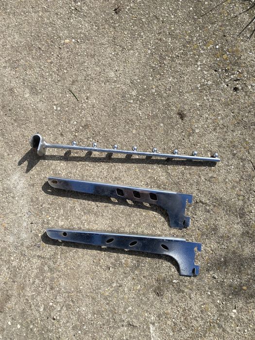 Закачалки за дрехи/ торс и манекени- оборудване магазин за дрехи