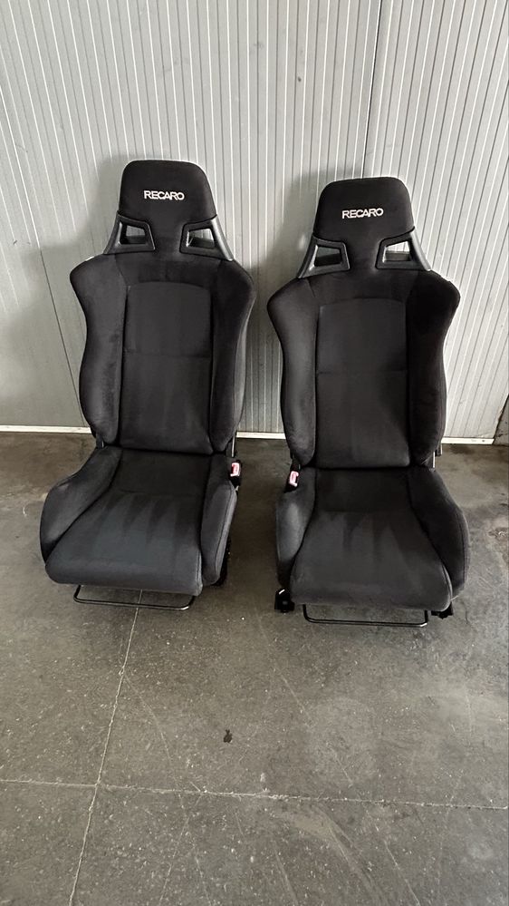Седалки РЕКАРО оригинални отMitsubishi Evo X