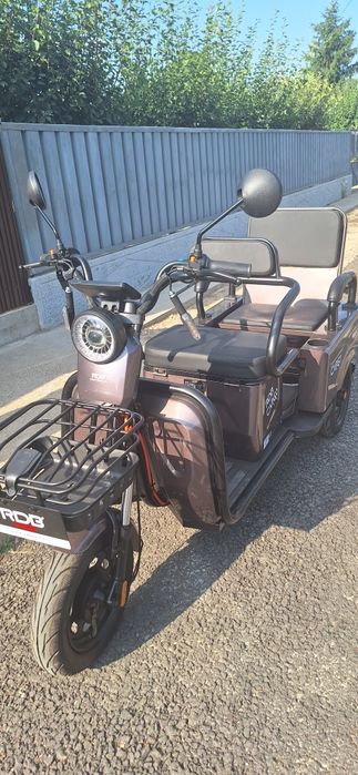 Triciclu electric NOU, 2 locuri, 2000 W