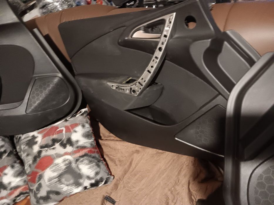 Кори за Опел Astra J