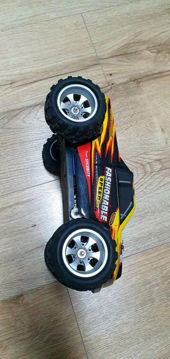 Automodel 2s 1/18 50km/h wltoys a979

Nu are incărcător !

Nu are bate