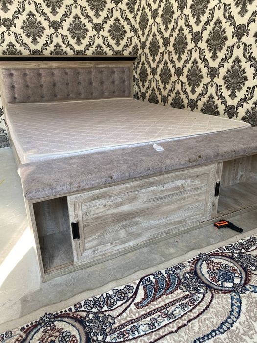 Sifatli va ArzonYotoqxona uchun kravatlar xar xil narxda