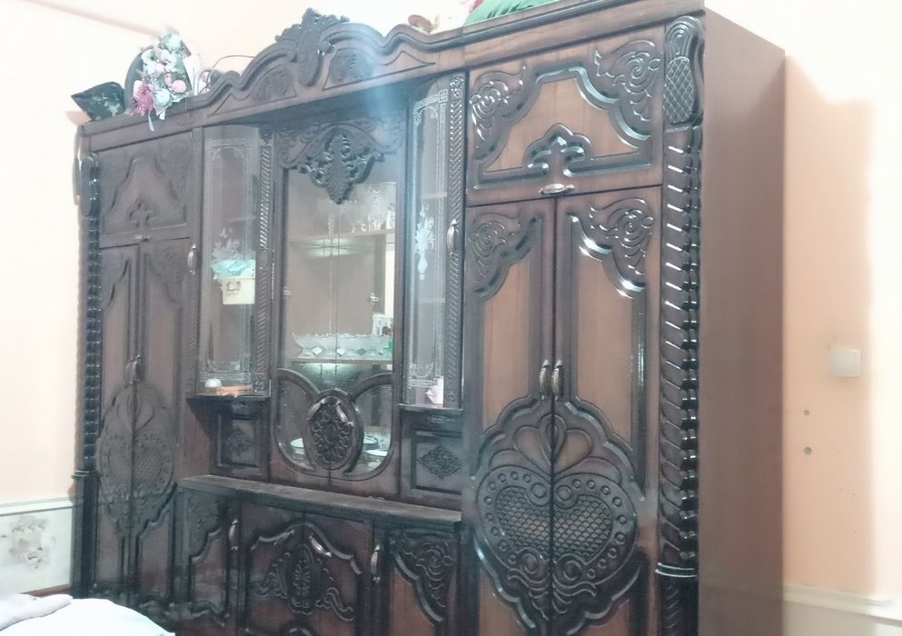 Shkaf sotiladi . Holati zôr