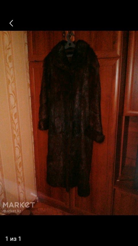 Продам шубу женскую нутрия  50-52 р.и шапку норка 56 р