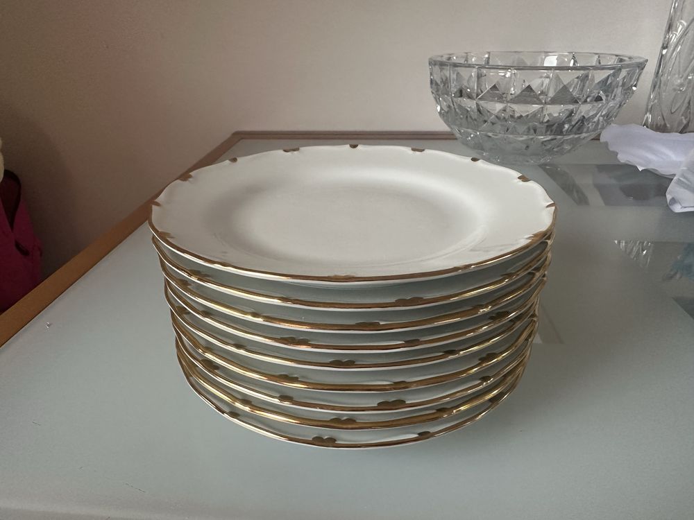 Столовый сервиз фарфоровый