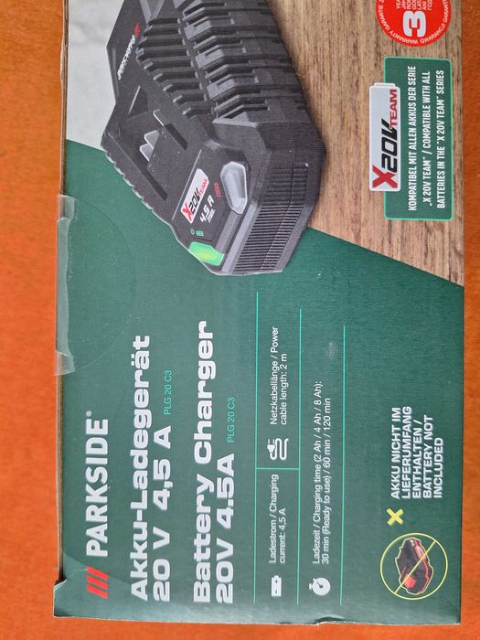 Incarcator de Baterii Parkside 20 V  - tip -  PLG 20 C3 ,  4.5 A