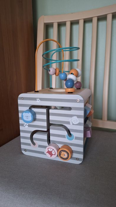 Дървен Монтесори куб