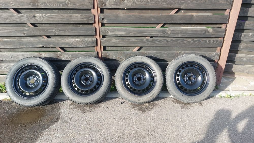 Jante 16 și cauciucuri iarna Nokian, DOT 2023