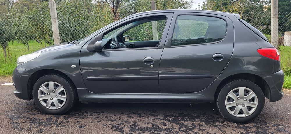 Peugeot 206+ 2012 1.2benz 80000km