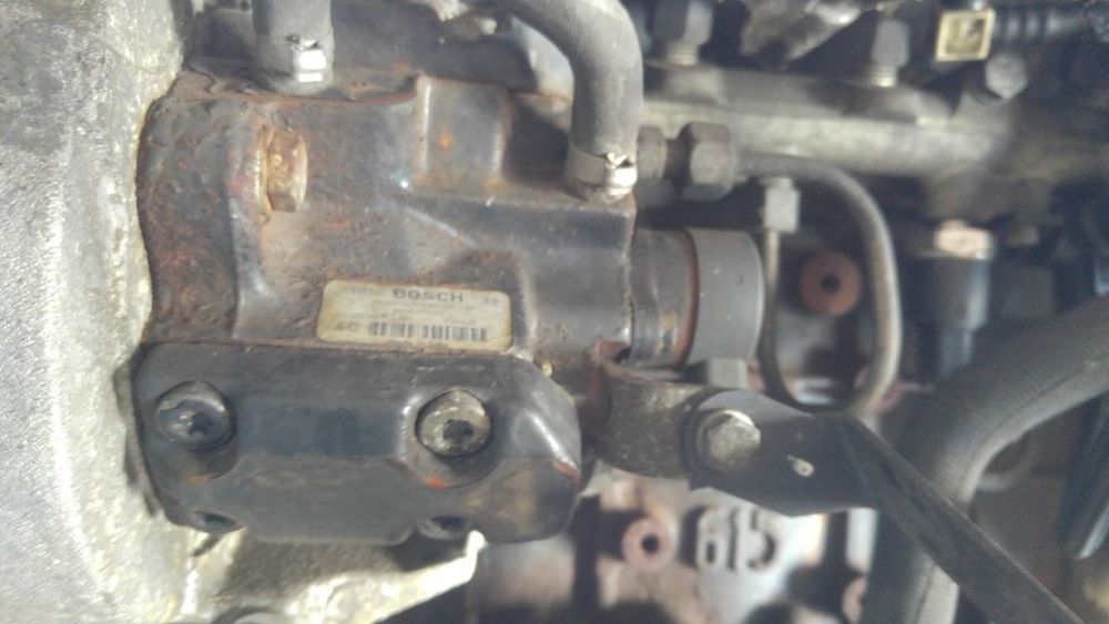 pompa inalta 2.2 jtd 4hw 128 cp  lancia phedra  citroen c8 peugeot 807 fiat ulysse dupa 2002 0445010021