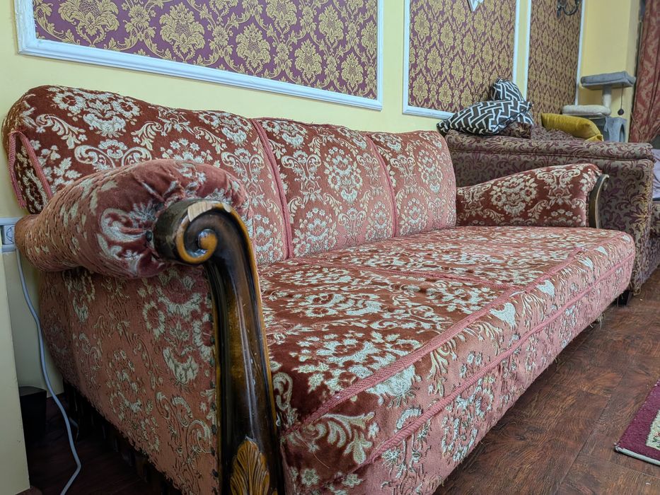 Gratuit: set canapea victoriana cu 2 fotolii