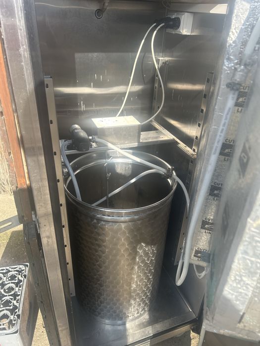 Vand dozator de lapte